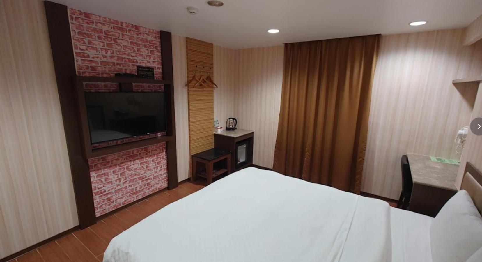 Hua Xiang Hotel -Zouying Kaohsiung Zewnętrze zdjęcie