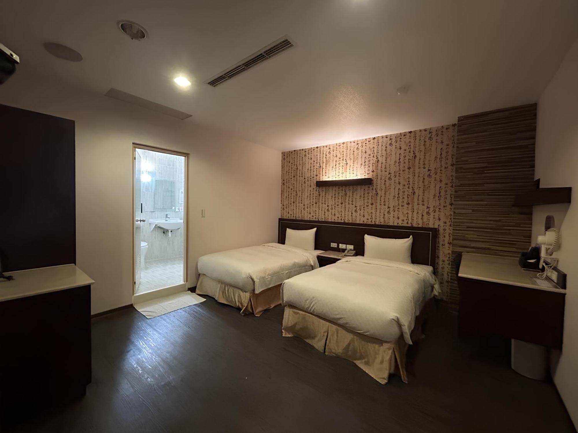 Hua Xiang Hotel -Zouying Kaohsiung Zewnętrze zdjęcie